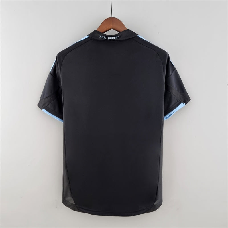 09/10 Retro Real Madrid Away
